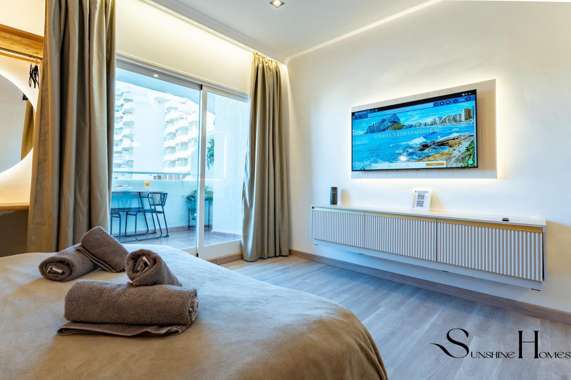 Seaview Beachfront Studio With Aqua Park & Balcony Benalmádena Esterno foto