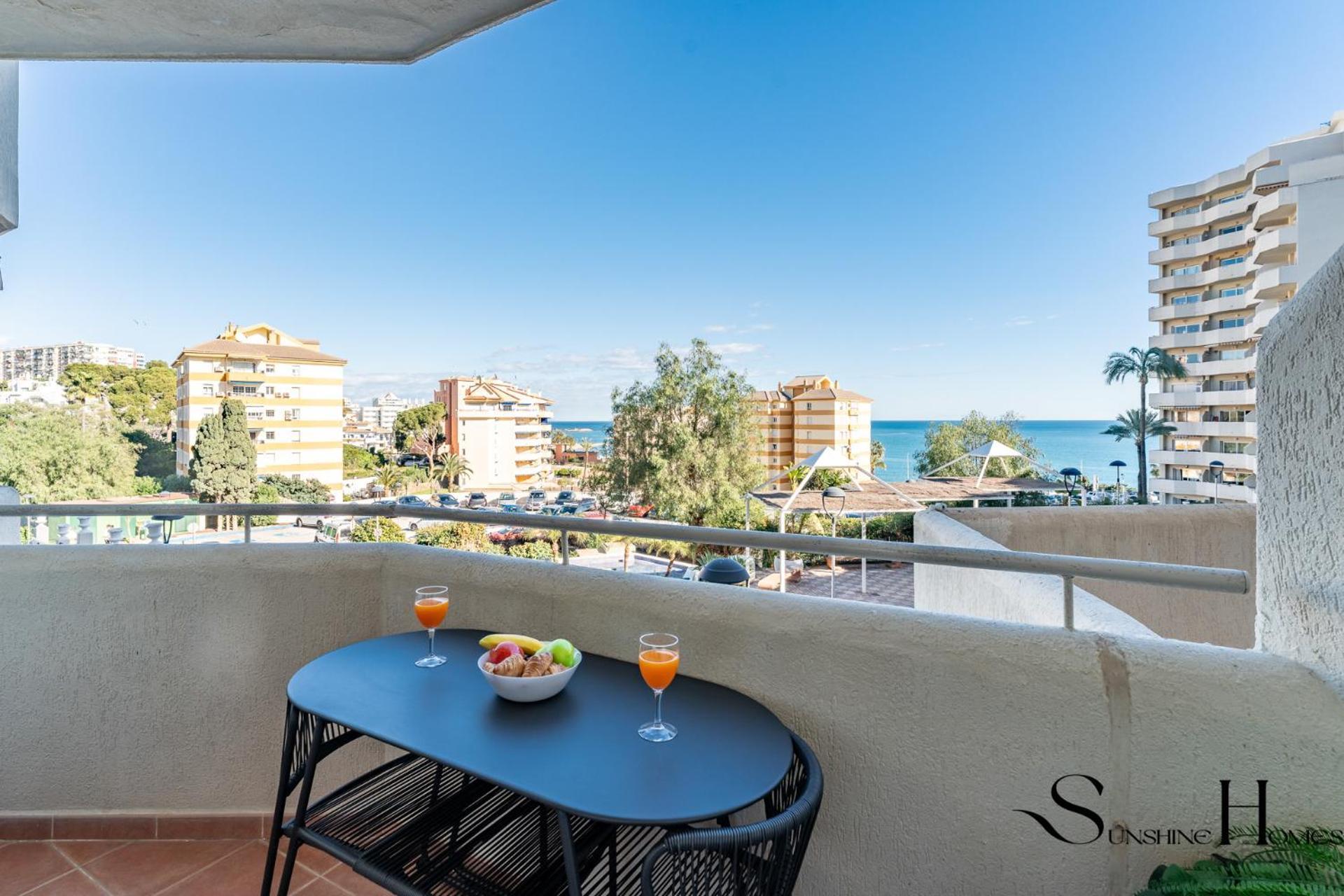 Seaview Beachfront Studio With Aqua Park & Balcony Benalmádena Esterno foto