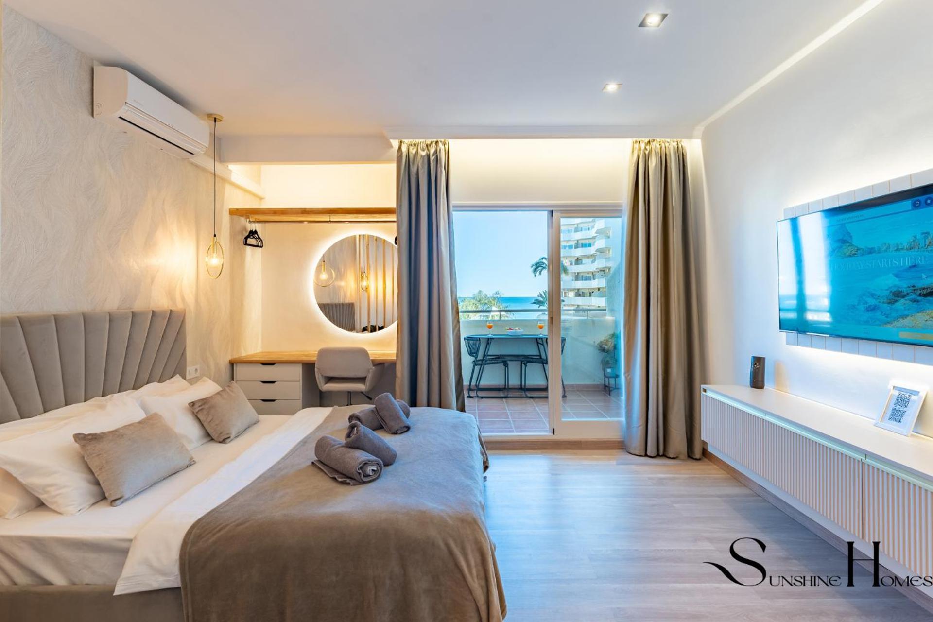 Seaview Beachfront Studio With Aqua Park & Balcony Benalmádena Esterno foto